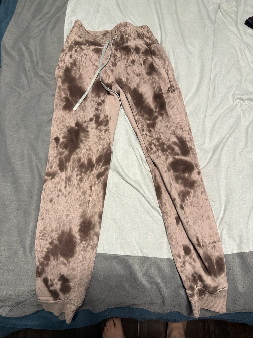 lululemon athletica Tie-Dye Joggers in Dusty Brown and Mocha